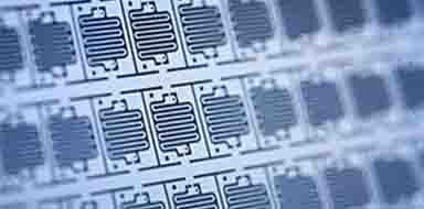 Mehrere geätzte Heizelemente in einem Metall Sheet
